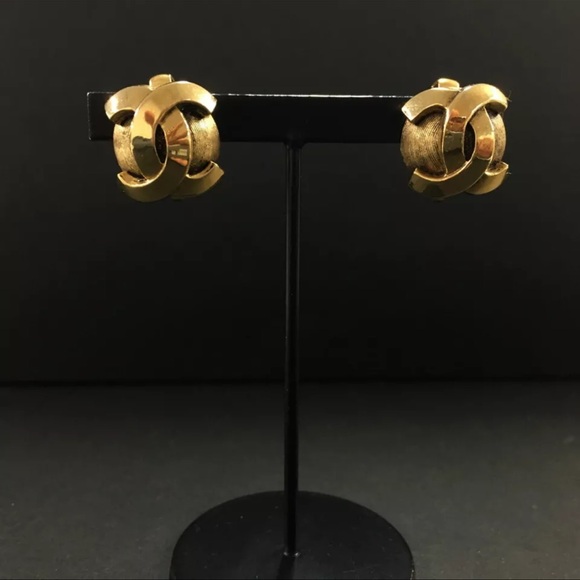 AUTH Chanel Vintage CC Logo Gold Earrings - Picture 2 of 7